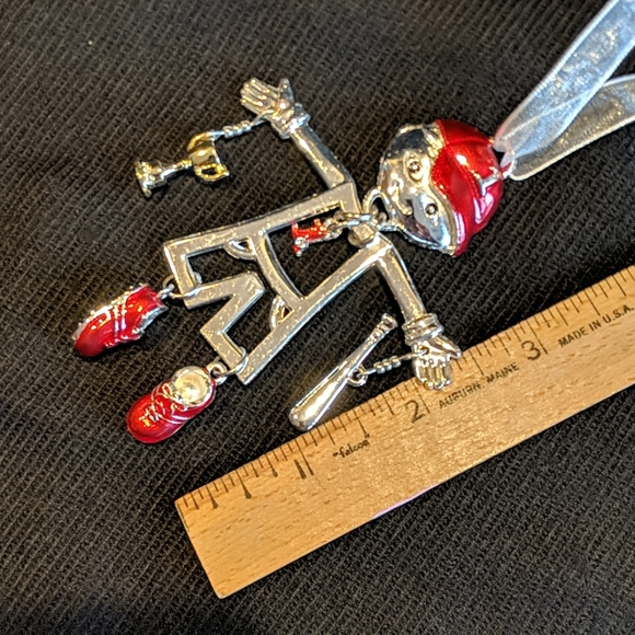 ⚾ Baseball player dangle ornament - Picture 5 of 9